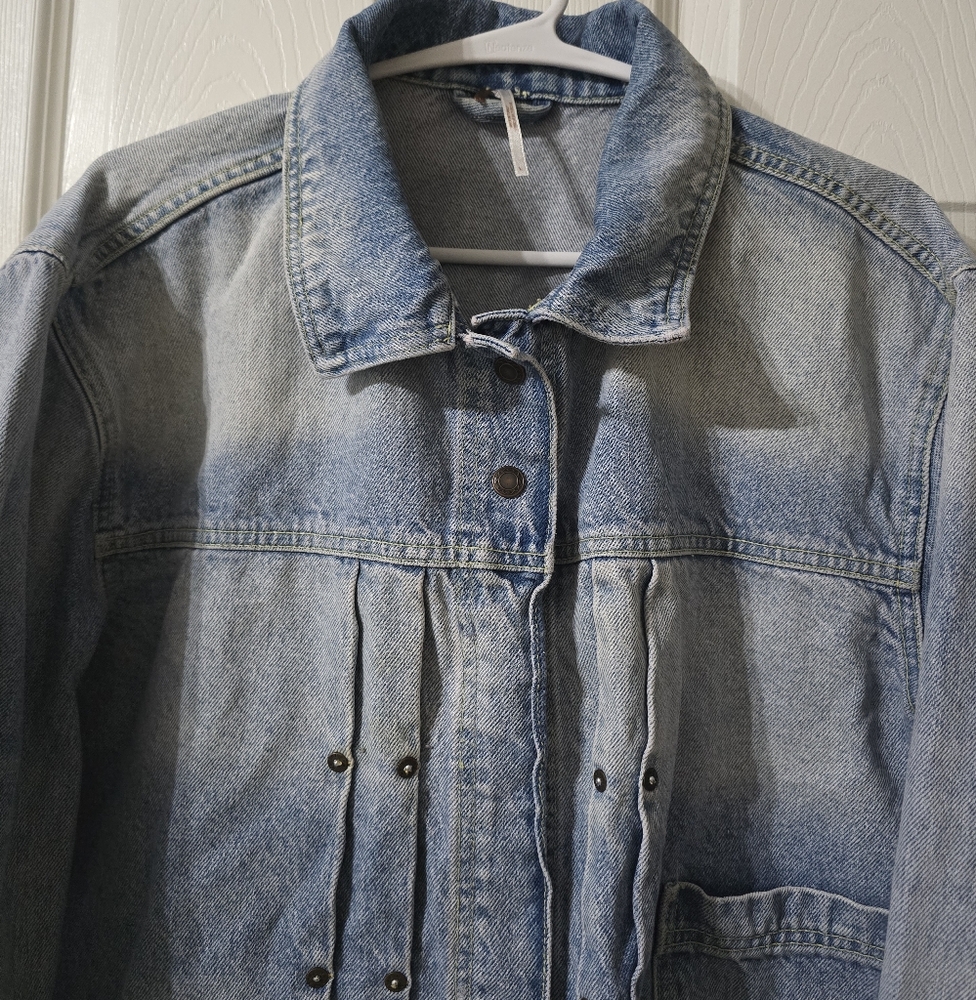 Free People Dillon Denim Jacket in Jasmine, Oversized/Boxy Fit, Frayed Hem, EUC! - Picture 4 of 16